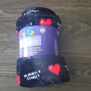 Novelty Plush Throw Blanket Exclusive to EB Games - Brand New 48 x 60 IN